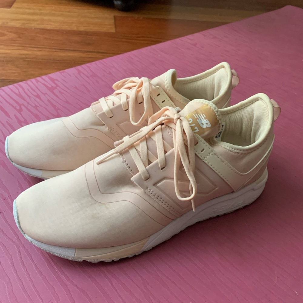New Balance 247 slip on lace up! 👟